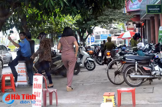 via he tp ha tinh lai ngon ngang sau ngay trong dong co mo