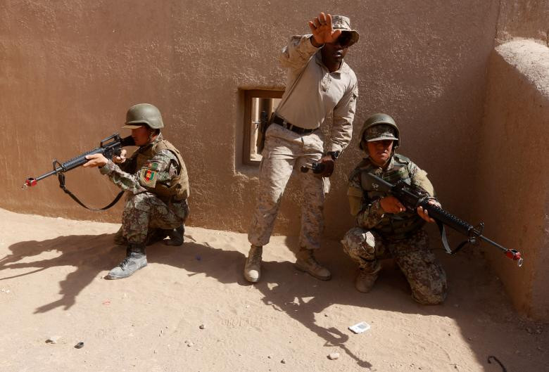 photo thuy quan luc chien my huan luyen binh si afghanistan chong taliban