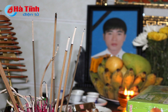 mot lao dong ky anh tu nan trong vu chim tau tren bien dai loan