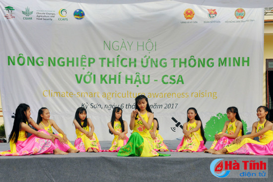 trien lam anh nong nghiep thich ung thong minh voi khi hau