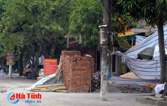 via he tp ha tinh lai ngon ngang sau ngay trong dong co mo