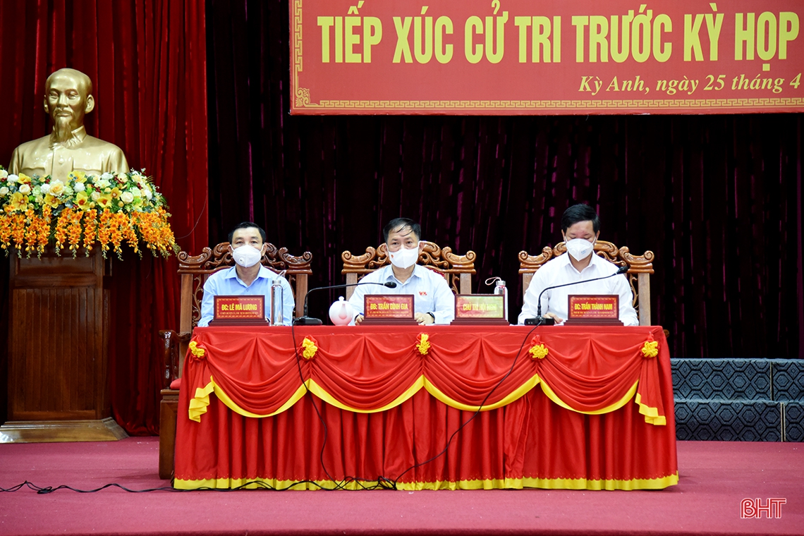 Tiếp thu nghiêm túc ý kiến của cử tri Hà Tĩnh để chuyển tải đến các cơ quan có thẩm quyền