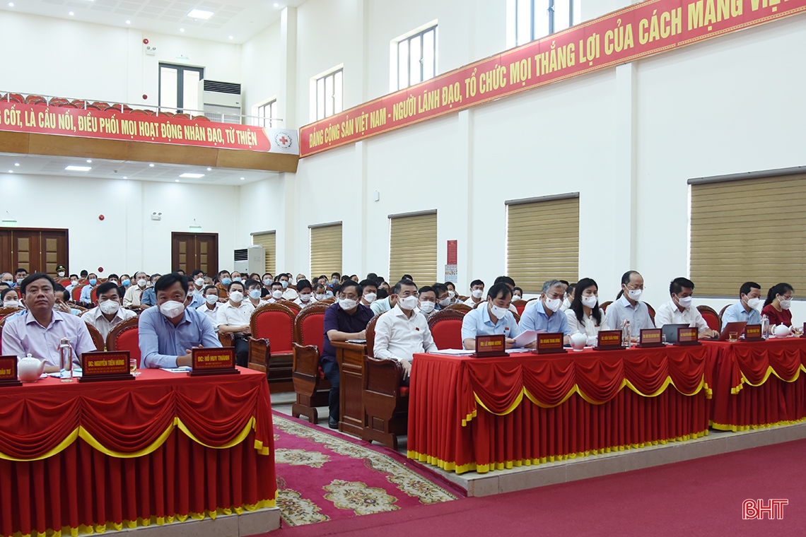 Tiếp thu nghiêm túc ý kiến của cử tri Hà Tĩnh để chuyển tải đến các cơ quan có thẩm quyền