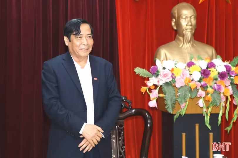 Hội đồng hương Hà Tĩnh tại Hà Nội hỗ trợ bà con vùng lũ 1,4 tỷ đồng