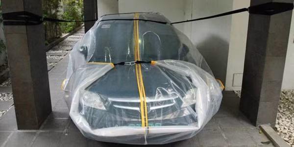 Nhiều cách bảo vệ ôtô độc đáo trong mùa lũ lụt