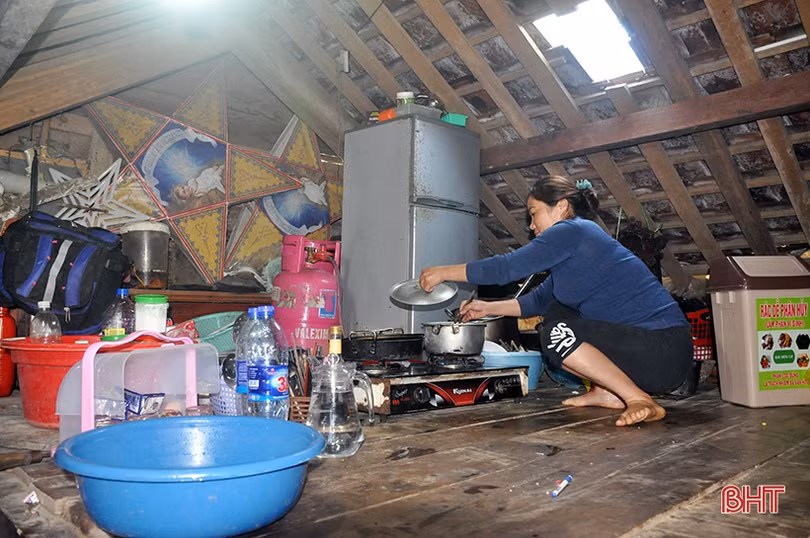 “Mục sở thị” cảnh sống chung với lũ của người dân miền núi Hà Tĩnh