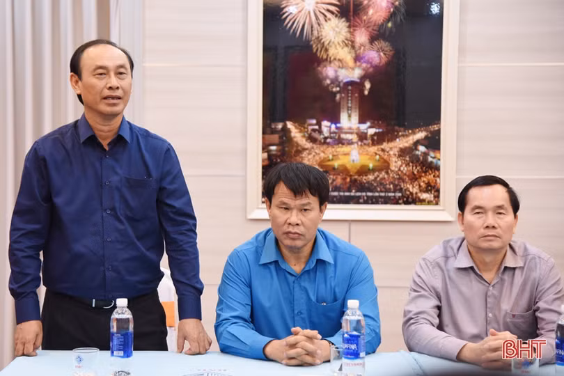 Bộ Giao thông vận tải ủng hộ đồng bào vùng lũ Hà Tĩnh 200 triệu đồng
