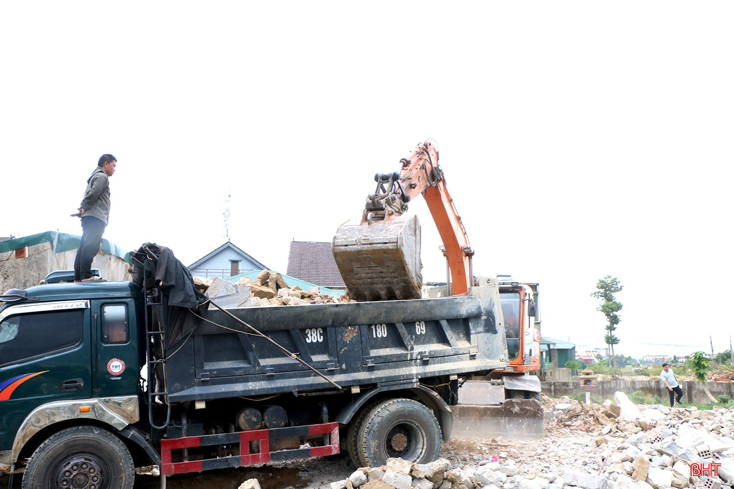 Hoàn thành 100% giải phóng mặt bằng đường vành đai phía Đông và đường Xuân Diệu kéo dài ảnh 4