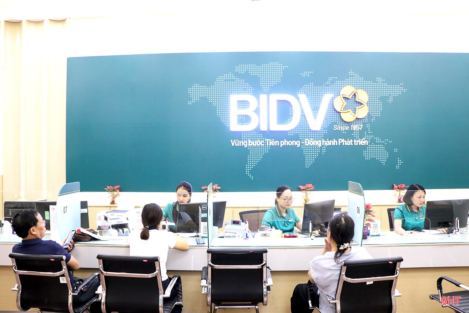 Cùng BIDV Hà Tĩnh tham gia “Gửi tiền đón thu - Vi vu thỏa thích”