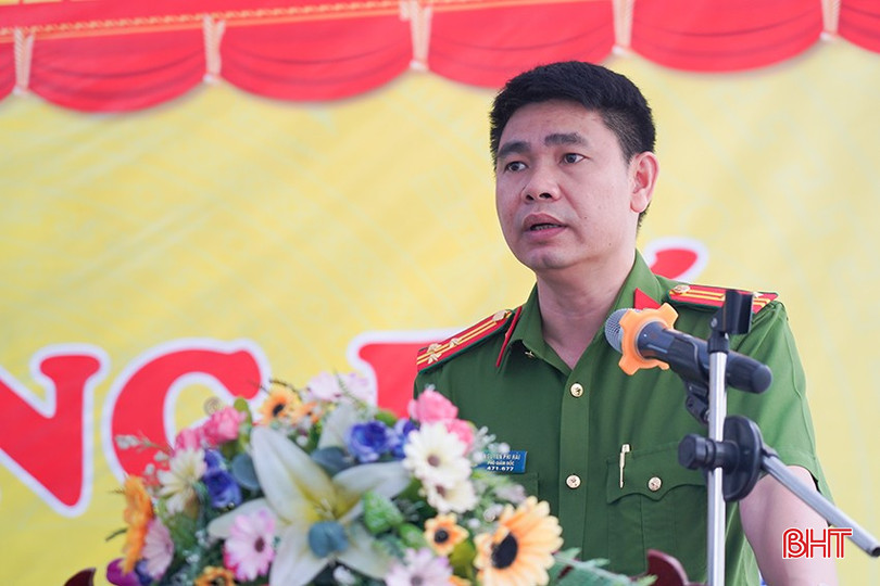 Thượng tá Nguyễn Phi Hải - Phó Giám đốc Công an tỉnh phát biểu tại buổi lễ.