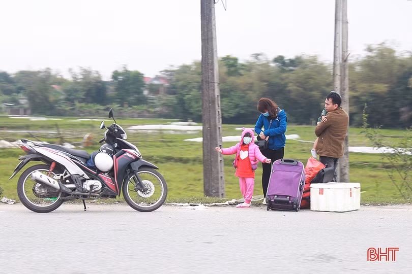 Người Hà Tĩnh co ro trong tiết trời rét đậm đầu năm