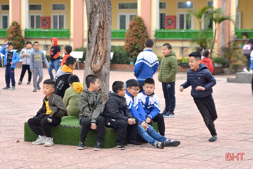 Học sinh Hà Tĩnh hào hứng khởi động ngày học đầu năm Canh Tý