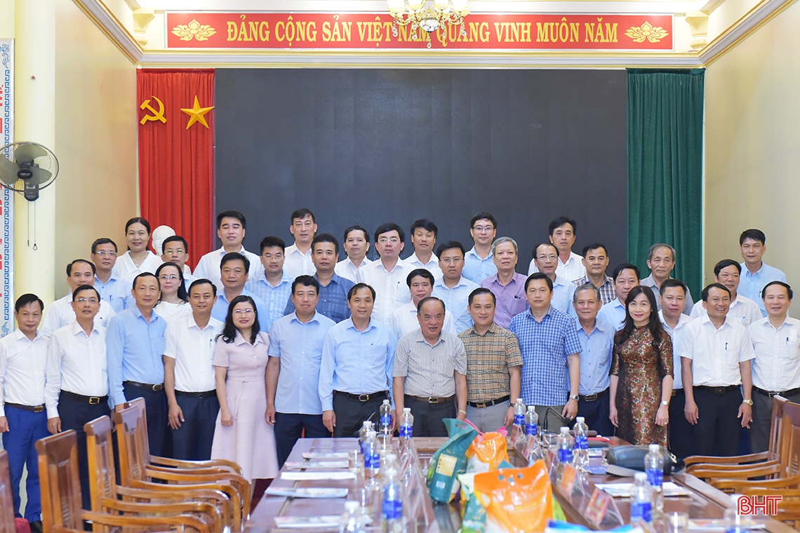Tạo điều kiện tốt nhất để Công ty CP Tập đoàn Quế Lâm phát triển nông nghiệp hữu cơ trên địa bàn Hà Tĩnh