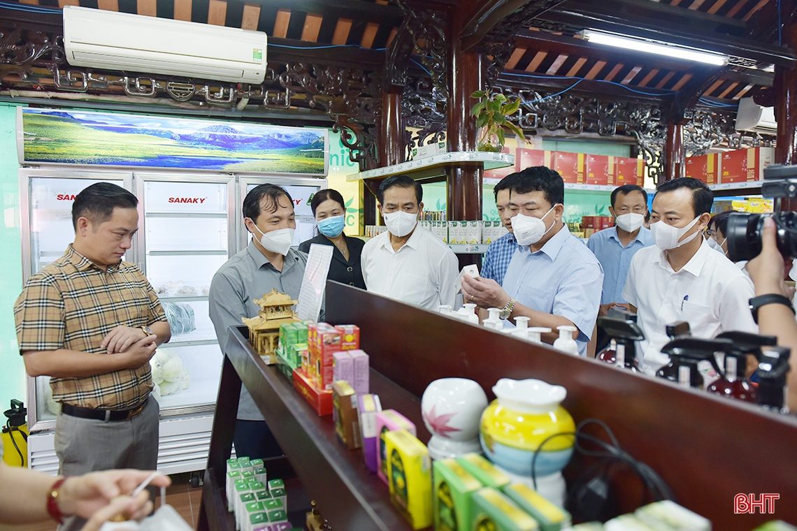 Lãnh đạo tỉnh Hà Tĩnh mong muốn Công ty CP Tập đoàn Quế Lâm chia sẻ kinh nghiệm sản xuất nông nghiệp hữu cơ