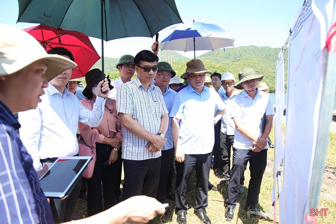 Khảo sát diện tích đất rừng, đất trồng lúa cần chuyển đổi phục vụ dự án cao tốc Bắc - Nam đoạn qua Hà Tĩnh