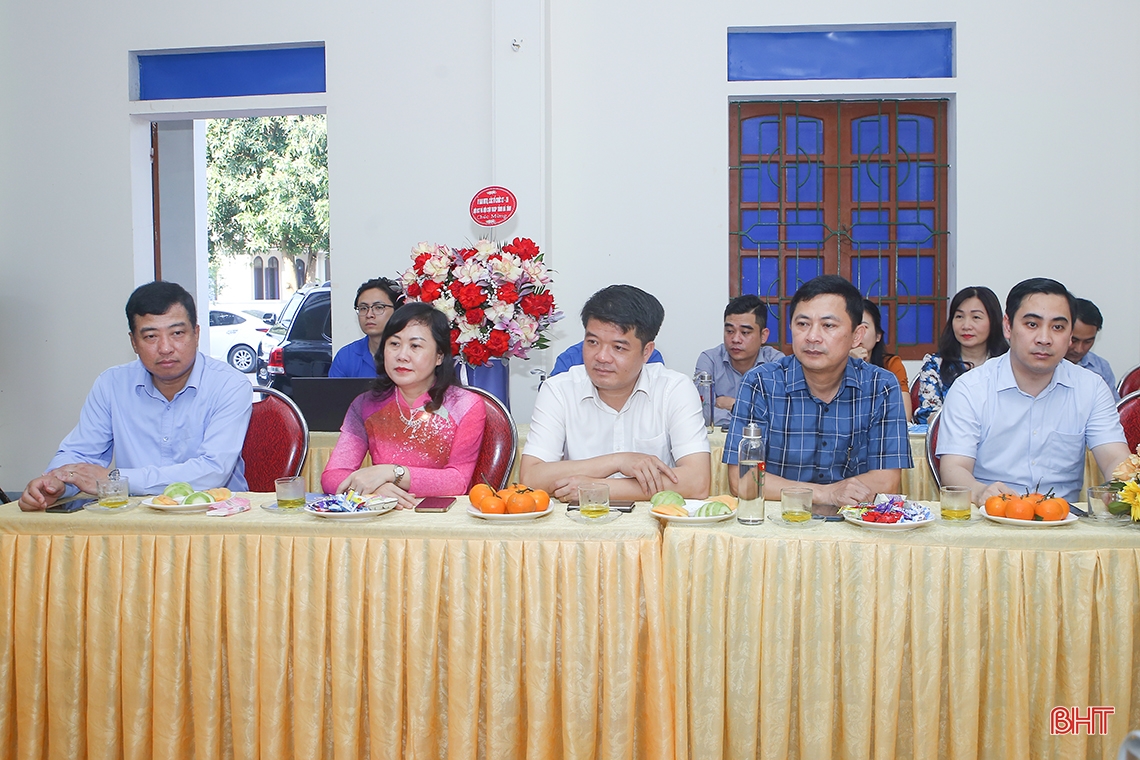 Cán bộ, đoàn viên phải tích cực rèn luyện “tâm trong, trí sáng, hoài bão lớn”