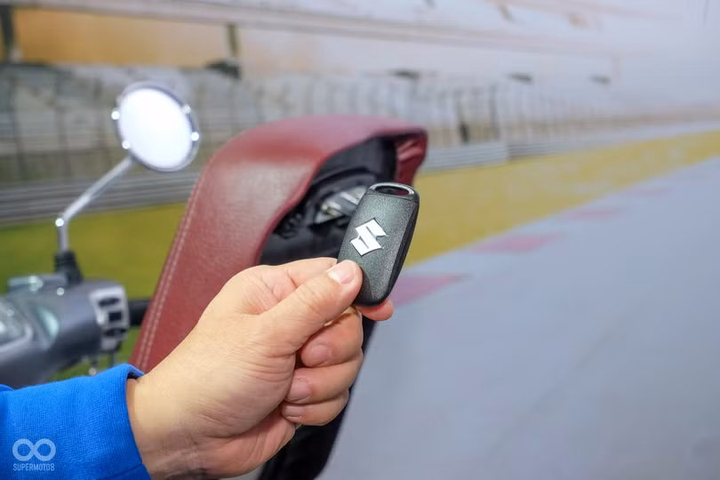 Xe ga Suzuki Saluto 125 ra mắt - kiểu dáng cổ điển, trang bị smartkey