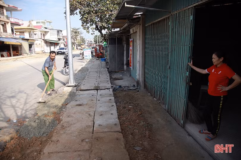 Thi công đêm ngày, quyết hoàn thành tuyến đường “treo” lâu nhất Hà Tĩnh trước Tết