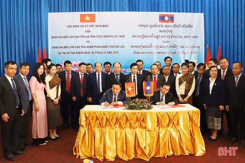 Hà Tĩnh - Khăm Muộn tiếp tục phát huy mối quan hệ hợp tác, cùng phát triển