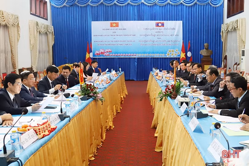 Hà Tĩnh - Khăm Muộn tiếp tục phát huy mối quan hệ hợp tác, cùng phát triển