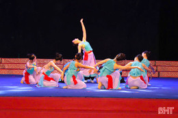 Sẵn sàng tham dự hội diễn nghệ thuật "Câu hò nối những dòng sông"