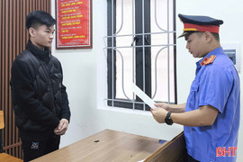 Khởi tố người điều khiển mô tô không có giấy phép lái xe gây tai nạn