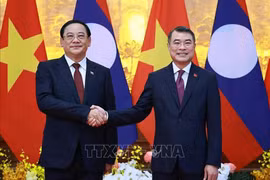 Thủ tướng Lào Sonexay Siphandone kết thúc chuyến thăm chính thức Việt Nam và dự AFF 2026