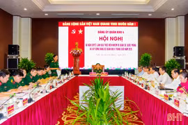 Bí thư Tỉnh ủy Hà Tĩnh dự hội nghị Đảng ủy Quân khu 4 ra nghị quyết lãnh đạo thực hiện các nhiệm vụ 6 tháng cuối năm