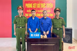 Lĩnh án vì cướp giật túi xách, cưỡng đoạt tiền của thiếu niên