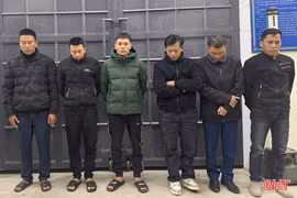 Tụ tập đánh bạc sau đám cưới, 6 đối tượng bị khởi tố