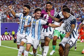Alvarez lập siêu phẩm, đưa Argentina vào bán kết World Cup