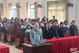 Xét xử lưu động 2 vụ án về tàng trữ pháo hoa nổ