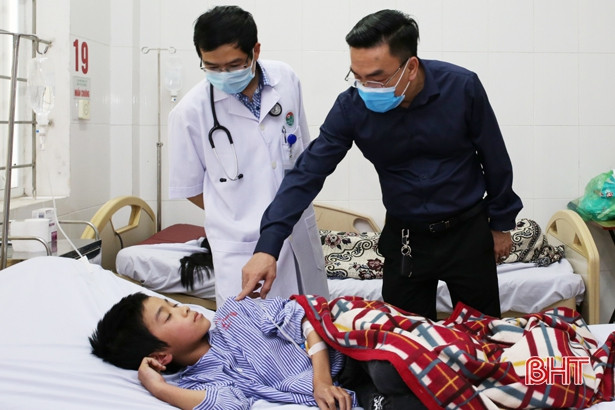 8 người ở Hà Tĩnh bị ngộ độc thực phẩm sau khi ăn thịt bê thui