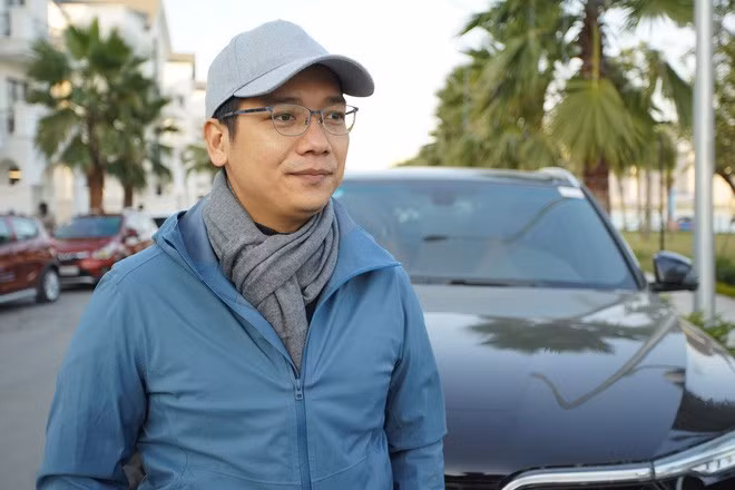 Dàn xe VinFast xếp thành hình chữ V khổng lồ - biểu tượng cho tinh thần mãnh liệt Việt Nam