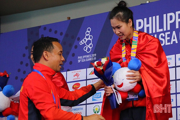 Vận động viên Hà Tĩnh Trần Thị Thêm giành HCV SEA Games cho đoàn Việt Nam