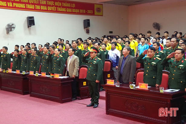 Hơn 300 VĐV Bộ CHQS Hà Tĩnh tranh tài tại giải quần vợt và bóng chuyền