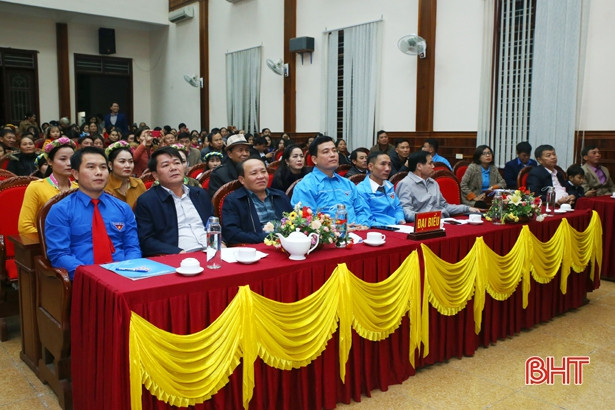 Ấn tượng đêm văn nghệ cộng đồng thanh niên tôn giáo ở Cẩm Xuyên