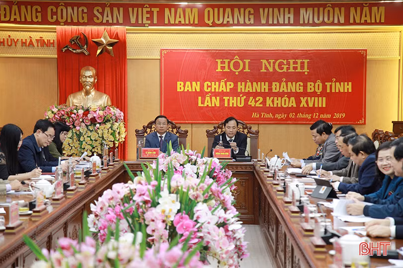 Bí thư Tỉnh ủy Lê Đình Sơn: Đánh giá kỹ kết quả, phân tích sâu những tồn tại, tìm giải pháp đột phá cho Hà Tĩnh