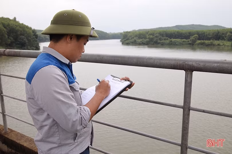 Theo chân các chuyên gia quan trắc môi trường Hà Tĩnh