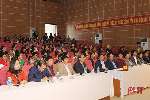 Khai mạc hội diễn nghệ thuật quần chúng kỷ niệm 550 thành lập huyện Can Lộc