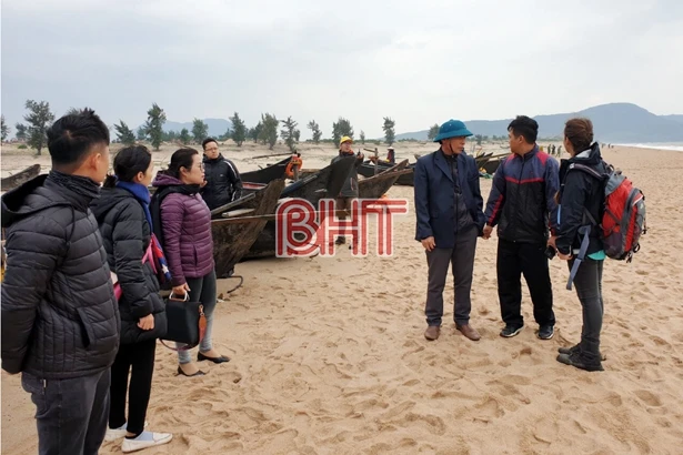 Khảo sát, đánh giá môi trường liên quan đến sự cố tàu Thái Lan bị chìm ở cảng Sơn Dương