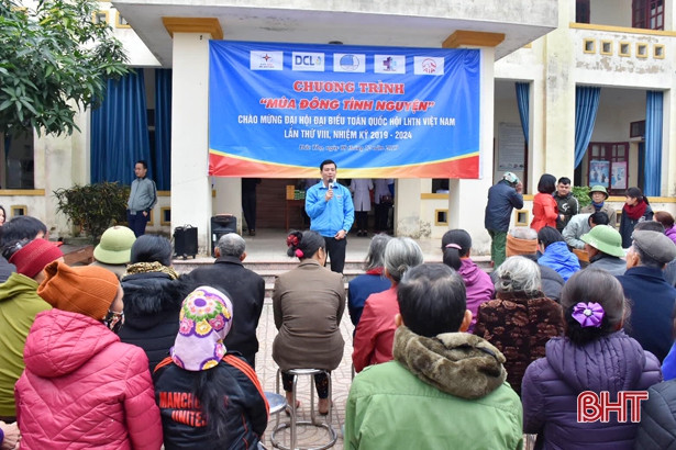 Hơn 300 người dân Đức Thọ được khám, cấp thuốc miễn phí