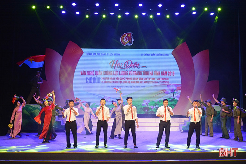 Gần 300 diễn viên tham gia Hội diễn Văn nghệ quần chúng LLVT Hà Tĩnh