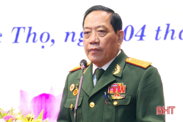 Cựu chiến binh Đức Thọ gặp mặt truyền thống, nghe nói chuyện về biển đảo