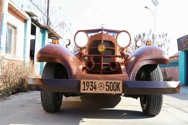 Đã mắt với chiếc xe Mercedes thể thao làm bằng gỗ chạy “mượt” như thật