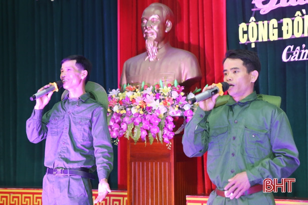 Ấn tượng đêm văn nghệ cộng đồng thanh niên tôn giáo ở Cẩm Xuyên