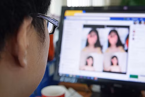 Bị chiếm tài khoản Facebook vì xem ảnh nóng