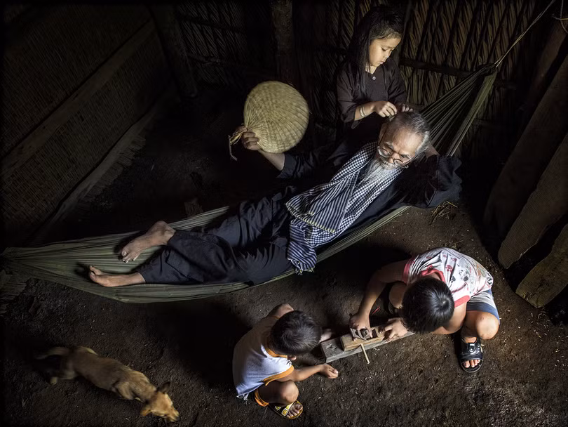 Ngắm những khoảnh khắc yêu thương gia đình ở khắp nẻo Việt Nam