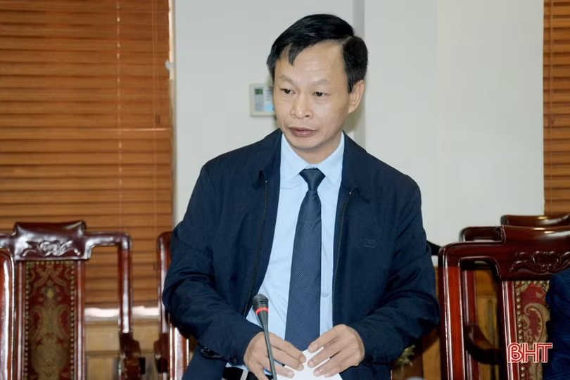 Bí thư Tỉnh ủy nghe báo cáo chuyên đề về nông nghiệp, nông thôn mới để xây dựng báo cáo chính trị trình Đại hội Đảng bộ tỉnh