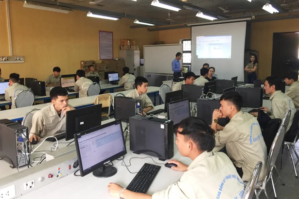 Từ bỏ đại học để học nghề hàn tại Hà Tĩnh, chàng trai 21 tuổi gặt nhiều thành quả